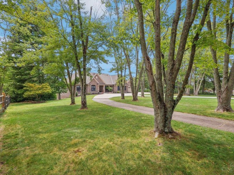 1680 Beechshire Drive, Anderson Twp, OH 45255 Photo 9