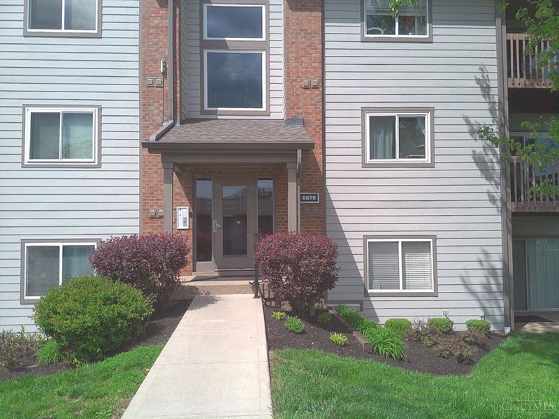 8879 Eagleview Drive, Unit 8, West Chester, OH 45069 Photo 1