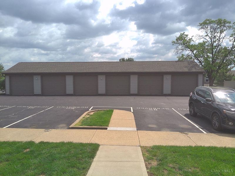 8879 Eagleview Drive, Unit 8, West Chester, OH 45069 Photo 14