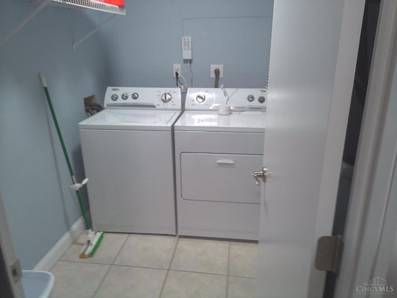 8879 Eagleview Drive, Unit 8, West Chester, OH 45069 Photo 7