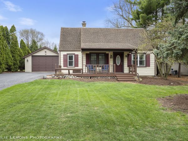 221 69th Street , Darien, IL 60561