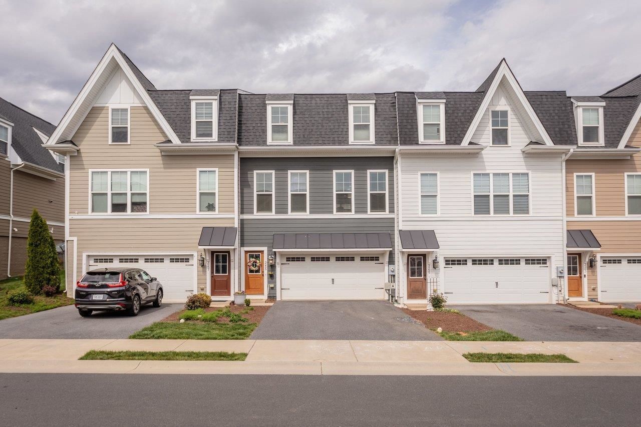 3255 CHARLESTON BLVD primary photo