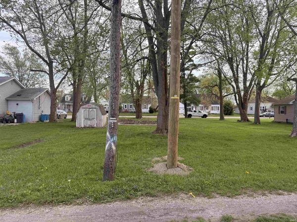 615 E ELM Street, Hartford City, IN 47348