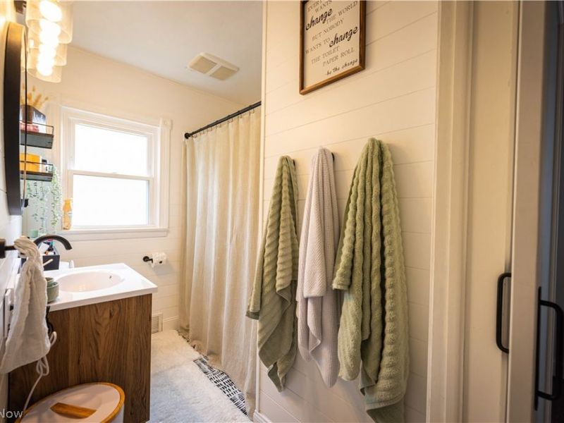 831 School Street, Hubbard, OH 44425 Photo 13