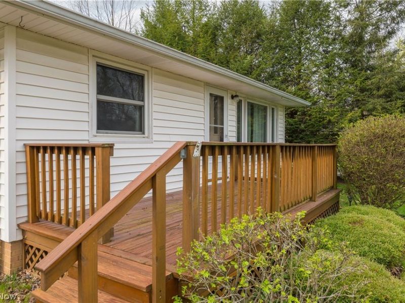 24321 Normandy Drive, Olmsted Falls, OH 44138 Photo 2