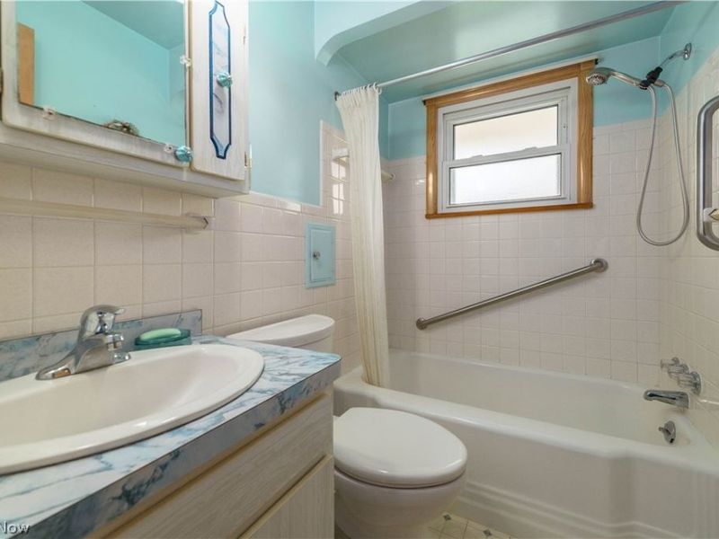 24321 Normandy Drive, Olmsted Falls, OH 44138 Photo 21