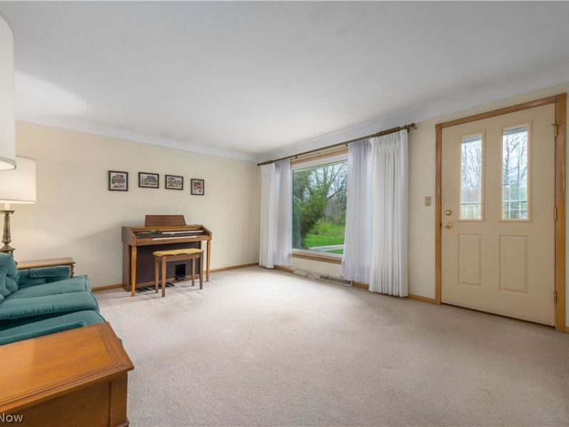 24321 Normandy Drive, Olmsted Falls, OH 44138 Photo 4