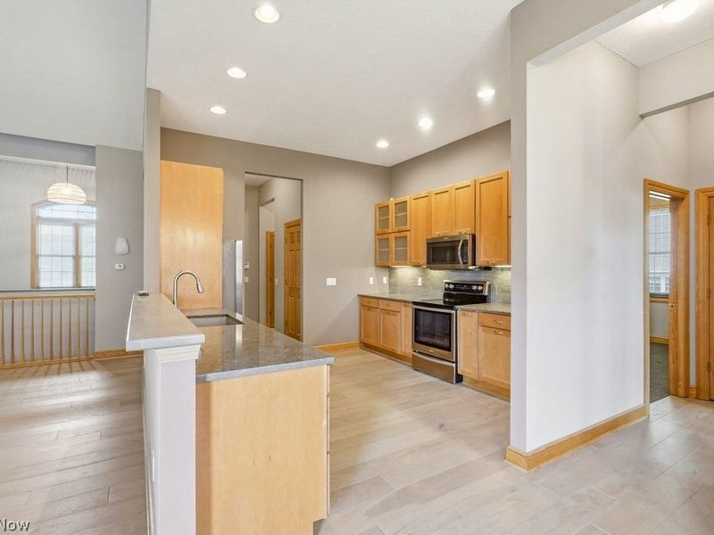 2253 Grimsby Street NW, North Canton, OH 44720 Photo 10