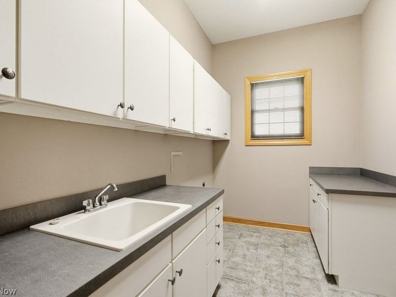 2253 Grimsby Street NW, North Canton, OH 44720 Photo 22