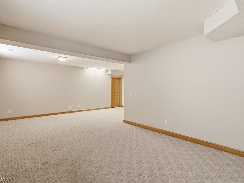 2253 Grimsby Street NW, North Canton, OH 44720 Photo 23