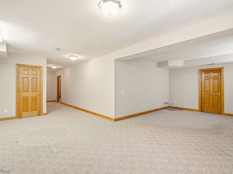 2253 Grimsby Street NW, North Canton, OH 44720 Photo 24