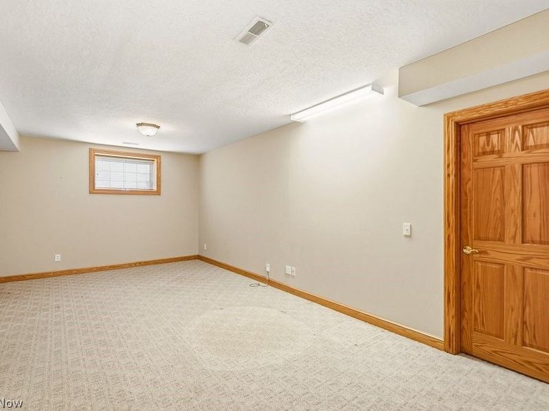 2253 Grimsby Street NW, North Canton, OH 44720 Photo 25