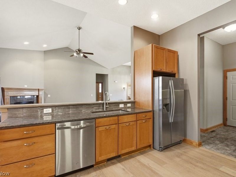 2253 Grimsby Street NW, North Canton, OH 44720 Photo 7