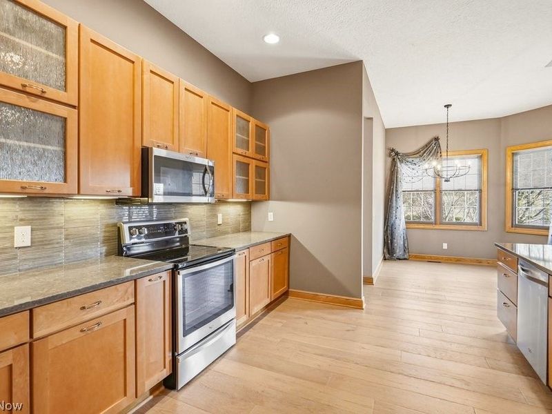 2253 Grimsby Street NW, North Canton, OH 44720 Photo 9