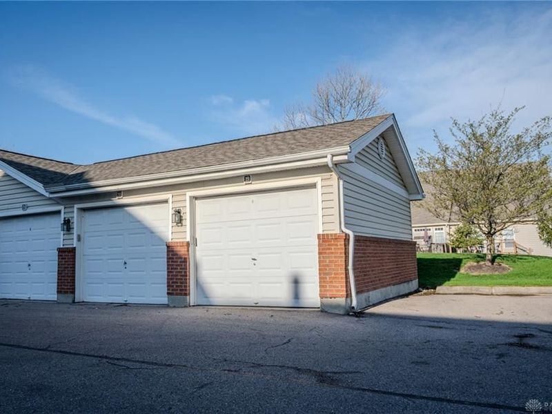 2636 Harding Court, Unit Q, Beavercreek, OH 45431 Photo 2