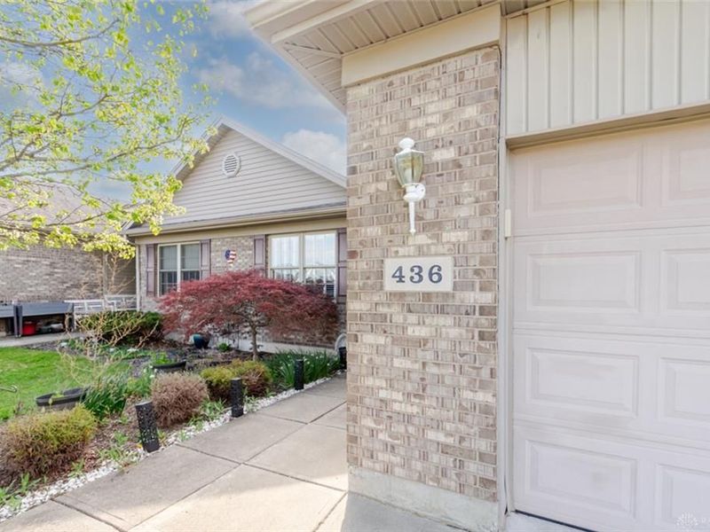 436 Jodee Drive, Xenia, OH 45385 Photo 2