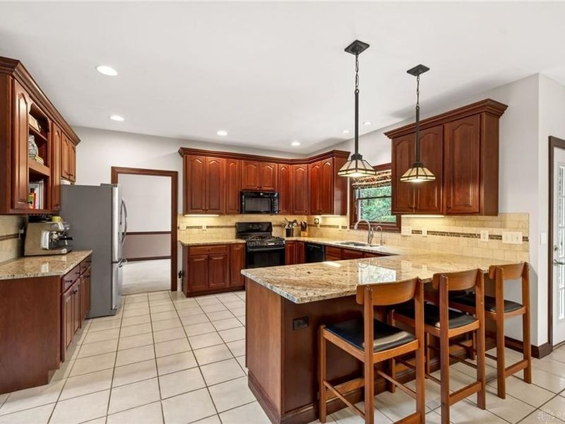 3605 E Salinas Circle, Sugarcreek Township, OH 45440 Photo 11