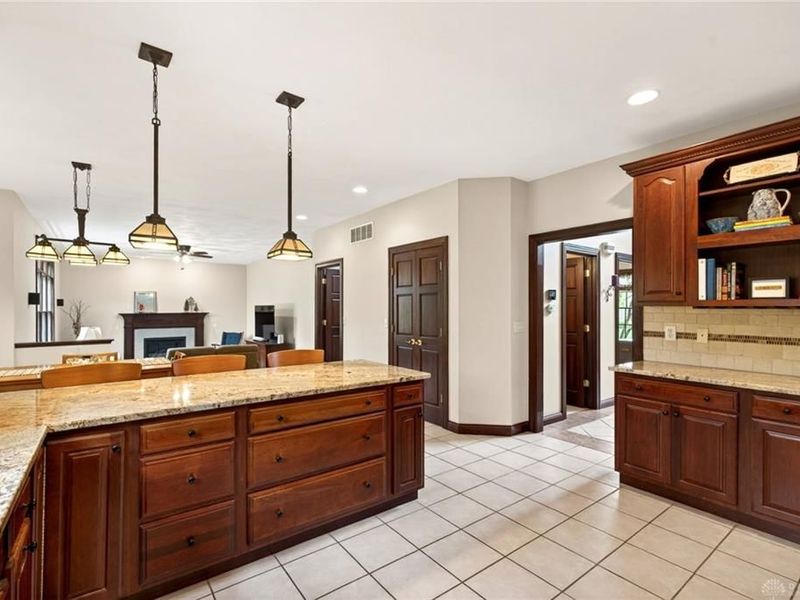 3605 E Salinas Circle, Sugarcreek Township, OH 45440 Photo 13