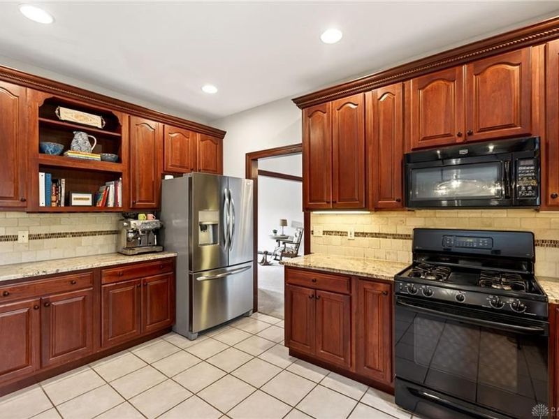 3605 E Salinas Circle, Sugarcreek Township, OH 45440 Photo 13