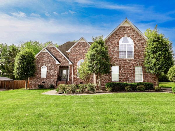 4010 Windsong Trl , Greenbrier, TN 37073