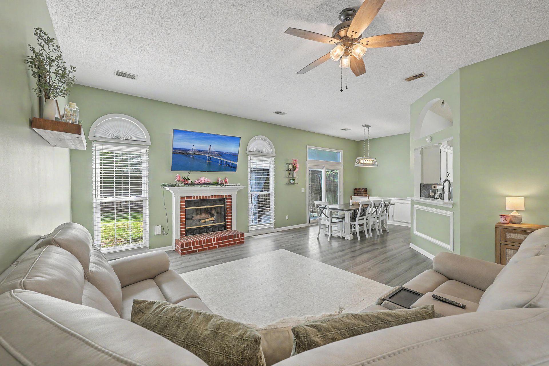 8359 Coventry Court Photo 6