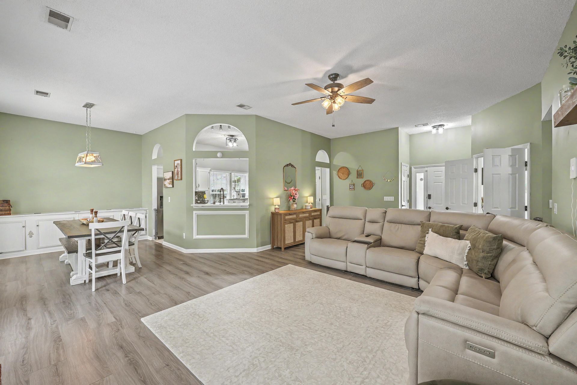 8359 Coventry Court Photo 8