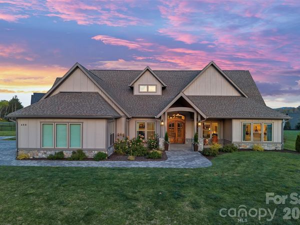 480 Daniel Circle Drive, Mills River, NC 28759