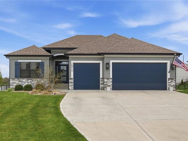 19415 W 201st Terrace, Spring Hill, KS 66083