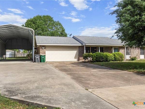 204 Berwick Street , Victoria, TX 77904