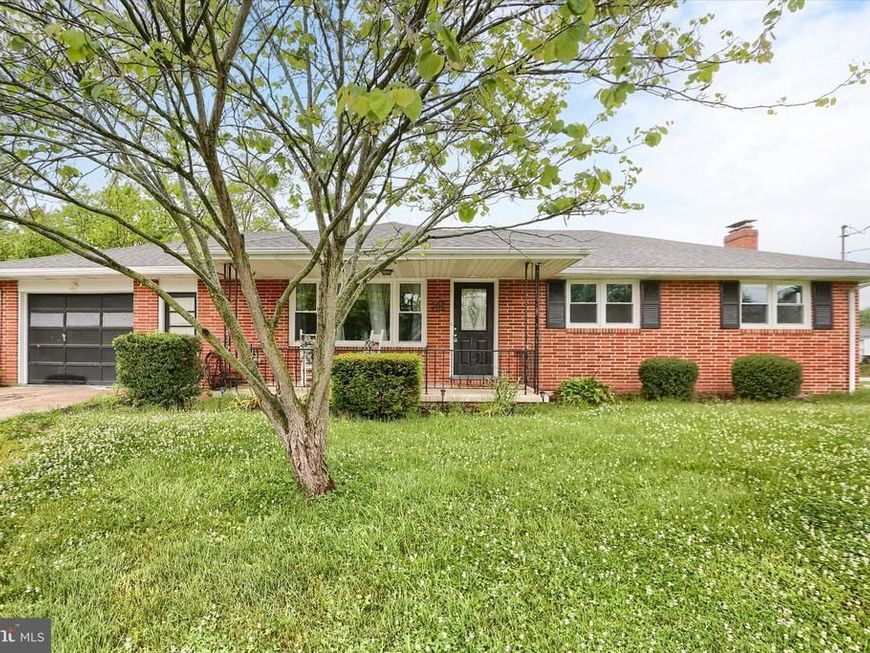 2490 Cedar Road, York, PA 17408 Main Photo