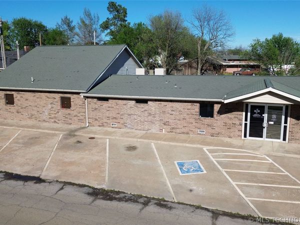 1002 E Cherry Street , Cushing, OK 74023