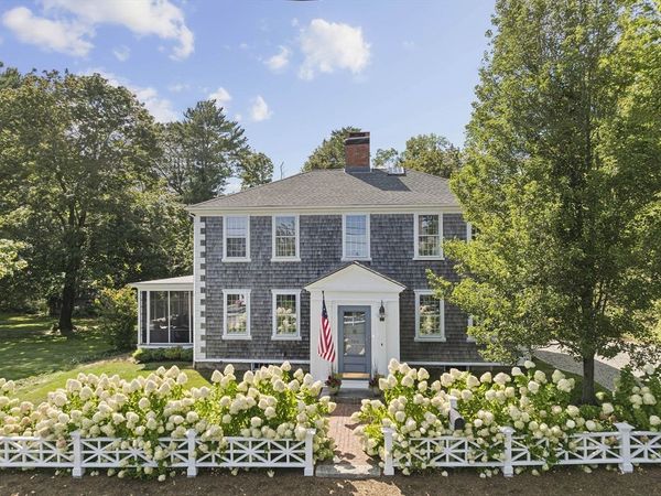 104 Standish St, Duxbury, MA 02332