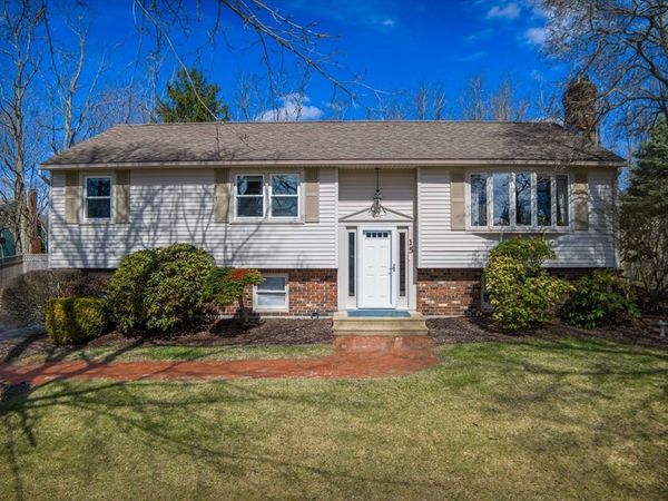 15 Skyline, Rutland, MA 01543