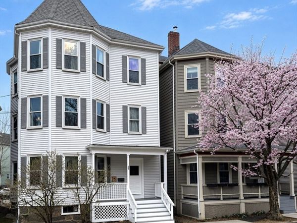 68 Chestnut St, Unit 2, Brookline, MA 02445