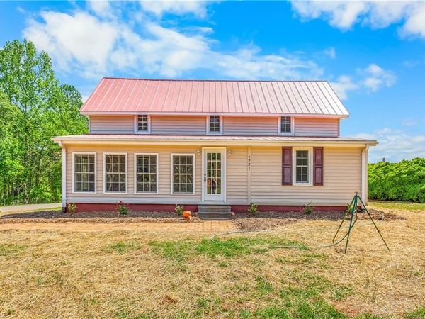 1721 Garner Road , Yadkinville, NC 27055