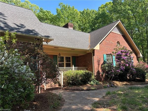 421 Inwood Road , Asheboro, NC 27205