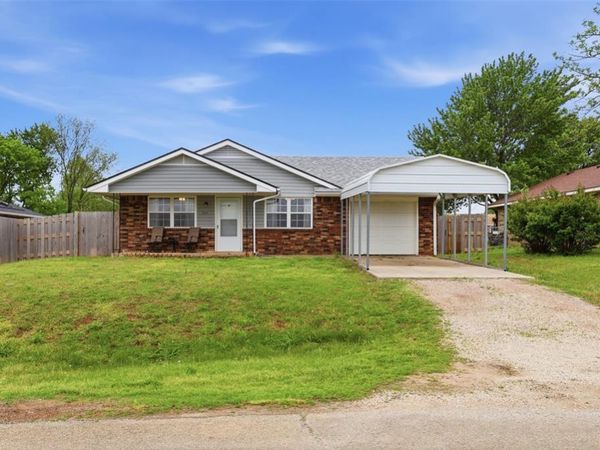 2313 8th Street, Prague, OK 74864