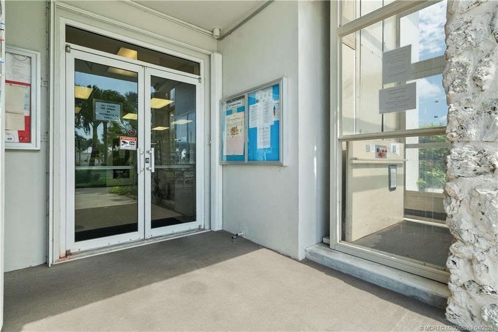 642 Nettles Boulevard, Jensen Beach, FL 34957 Photo