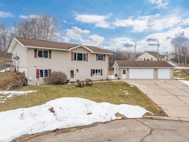 104 Northwest Avenue, Bovey, MN 55709