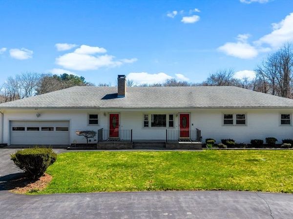 415 Chase Rd, Dartmouth, MA 02747