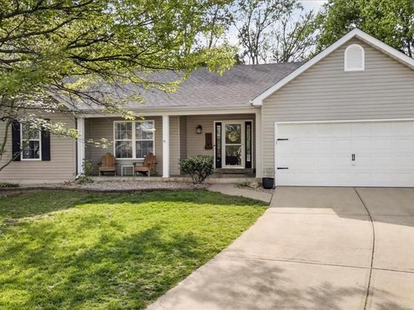22 Eagle Spur Court, St Charles, MO 63303
