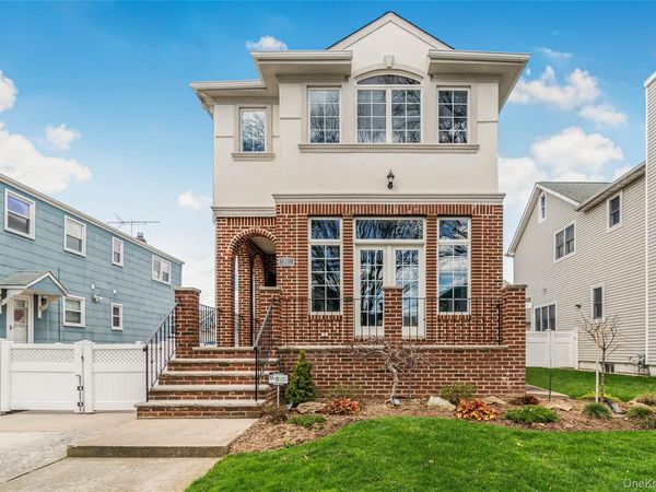 813 5th Avenue, New Hyde Park, NY 11040