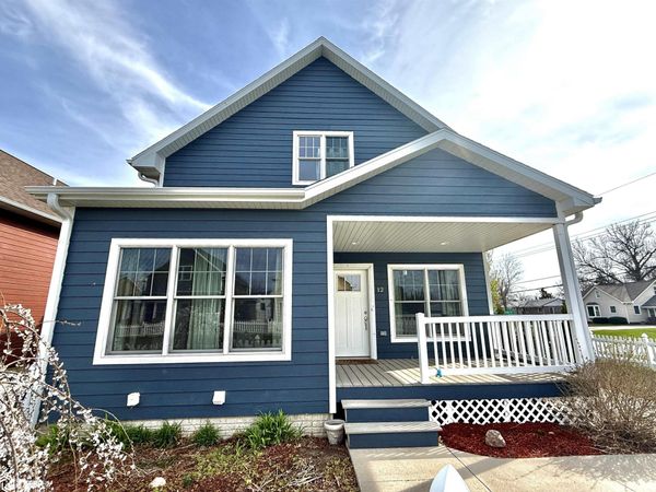 12 Garden Cottage Lane, Grinnell, IA 50112