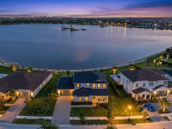 769 Hookline Cir, Loxahatchee, FL 33470