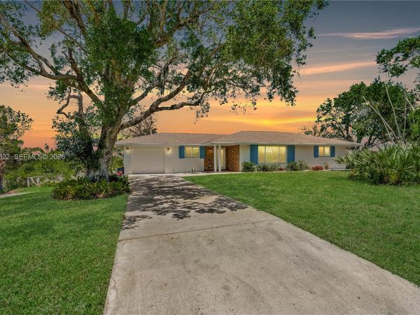 9125 SE Karin St , Hobe Sound, FL 33455