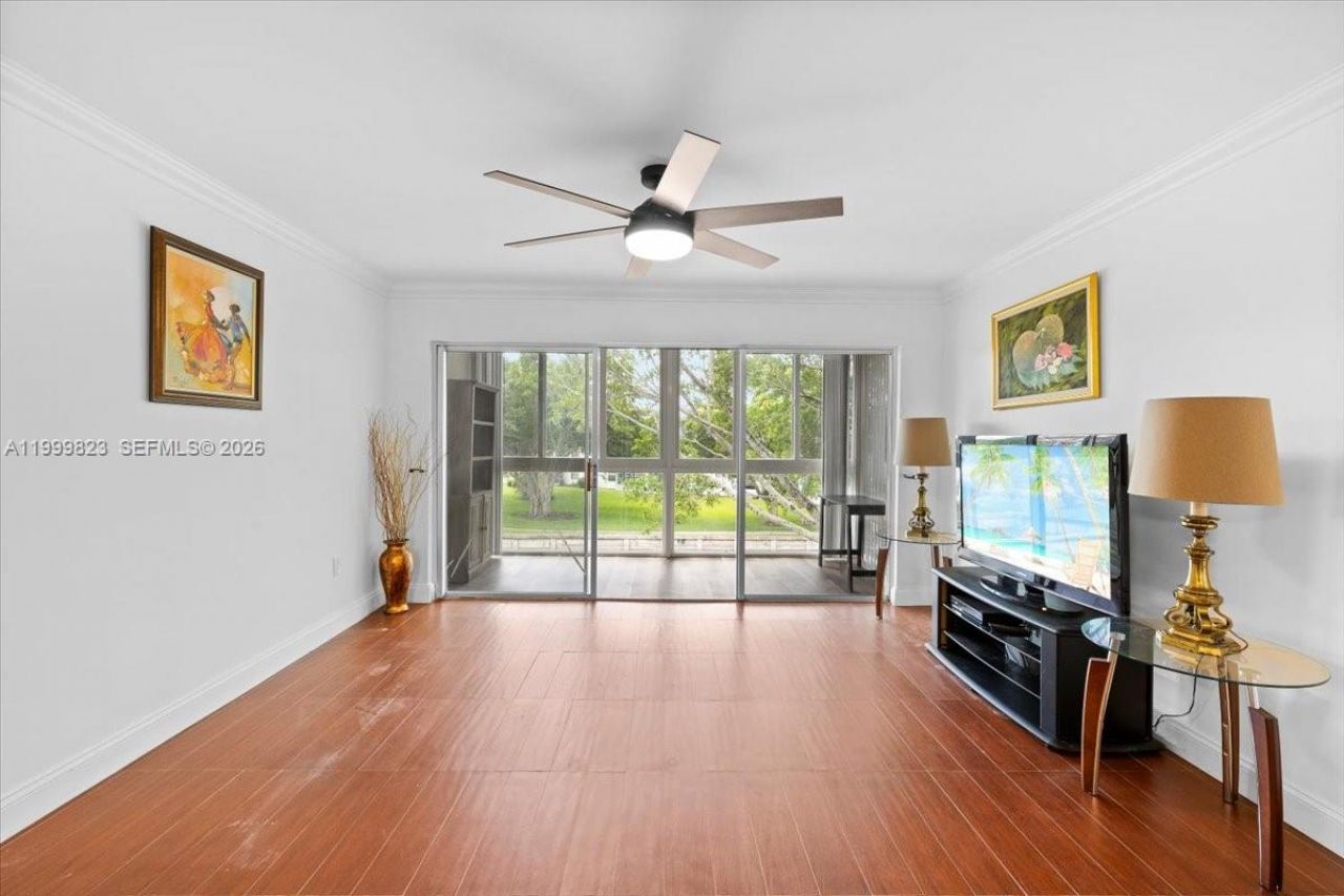 8350 Sands Point Blvd, Unit E303, Tamarac, FL 33321 Photo