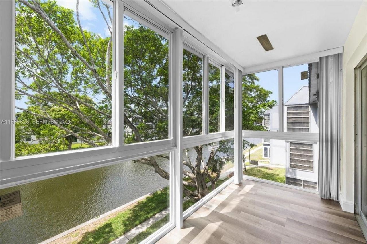 8350 Sands Point Blvd, Unit E303, Tamarac, FL 33321 Photo