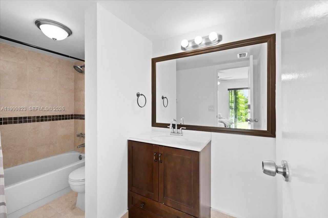 8350 Sands Point Blvd, Unit E303, Tamarac, FL 33321 Photo