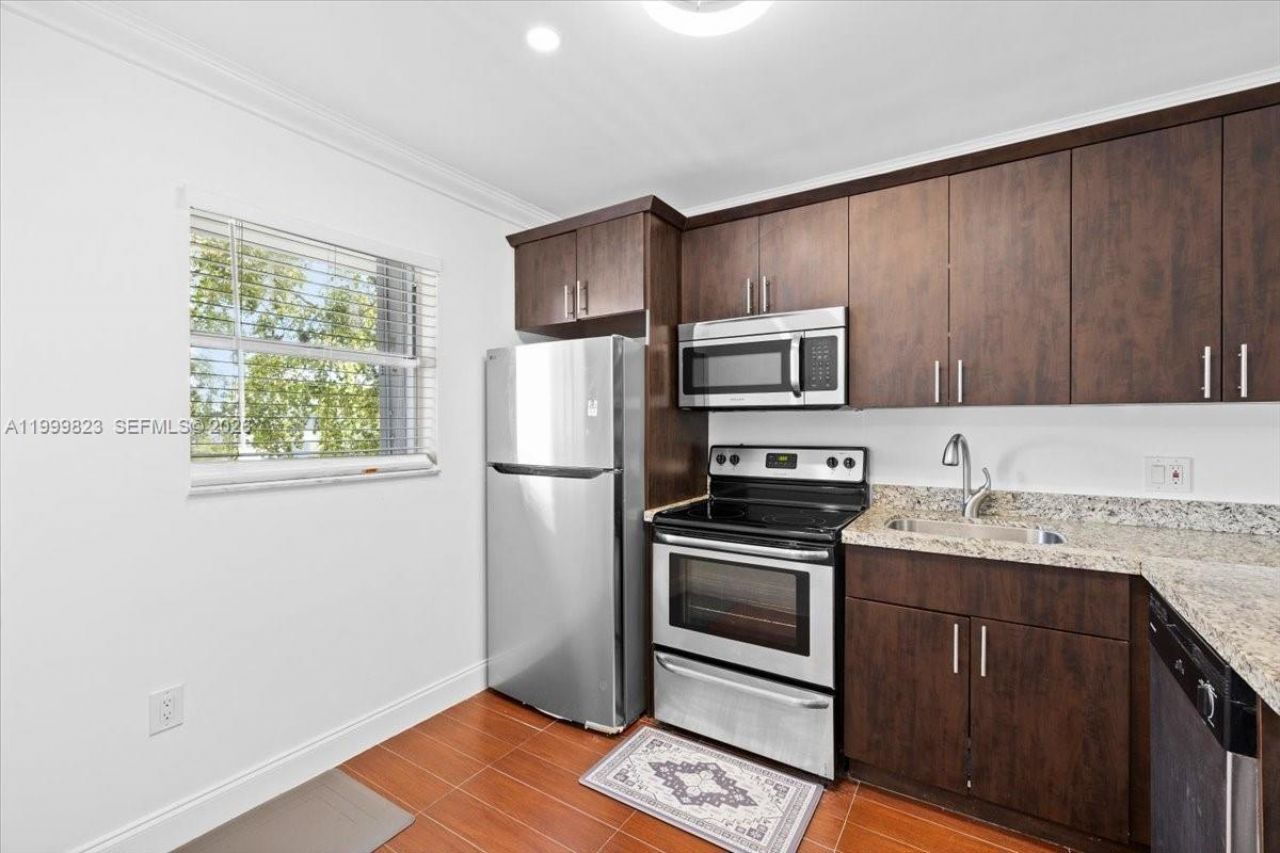 8350 Sands Point Blvd, Unit E303, Tamarac, FL 33321 Photo