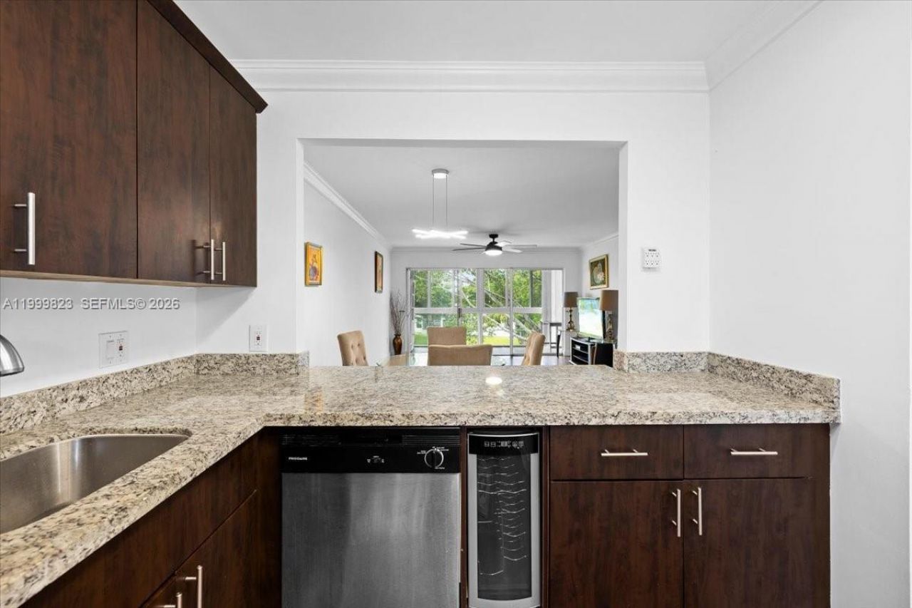 8350 Sands Point Blvd, Unit E303, Tamarac, FL 33321 Photo